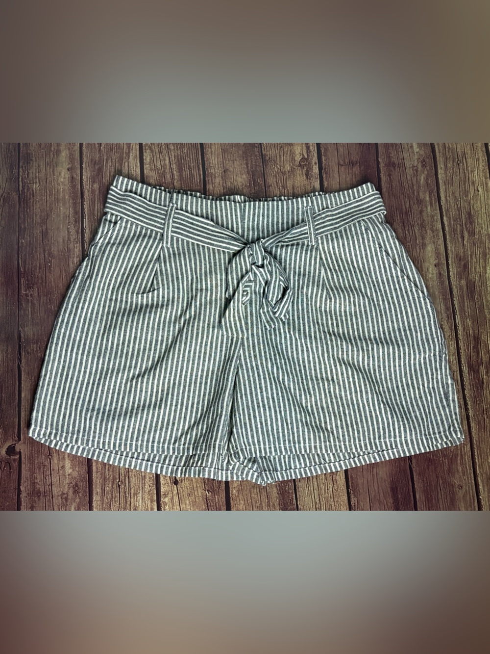 Maurices Gray and White Striped Shorts Size M 100% Cotton